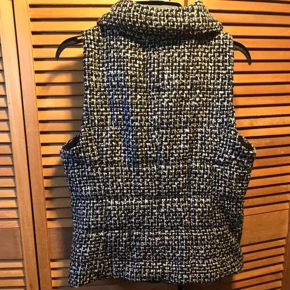 White House Black Market Black & White Boucle Vest - Picture 2 of 12